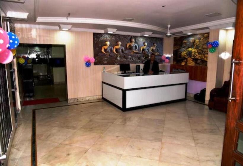 فندق Royal Guest House, Gaya