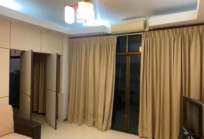 فندق Jomtien Seaside Guesthouse