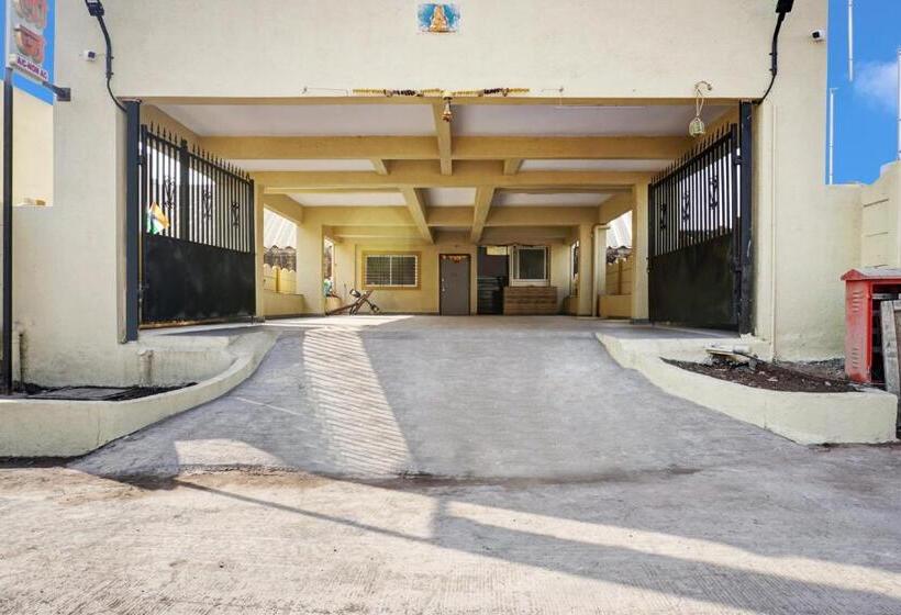호텔 Oyo Om Sai Lodge