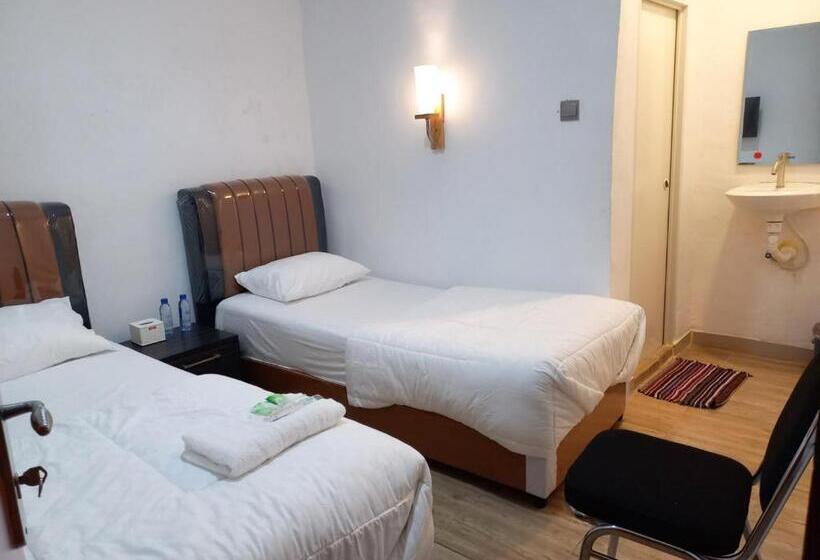 בית מלון כפרי Reddoorz Syariah Near Kbc Batam Centre