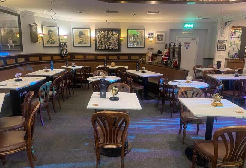 هتل The Office Bar And Restaurant