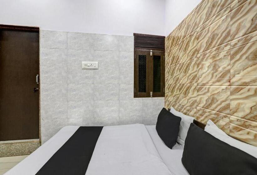 Oyo Hotel Girdhar