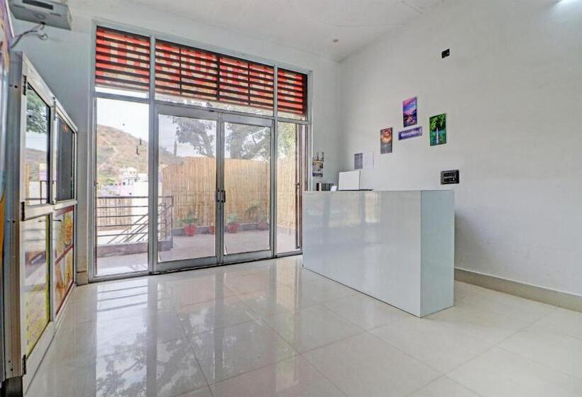 Oyo Hotel Redfly Inn