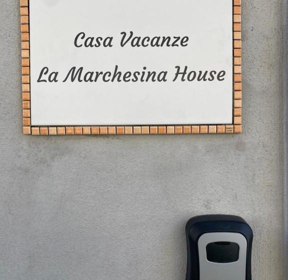 پانسیون La Marchesina House