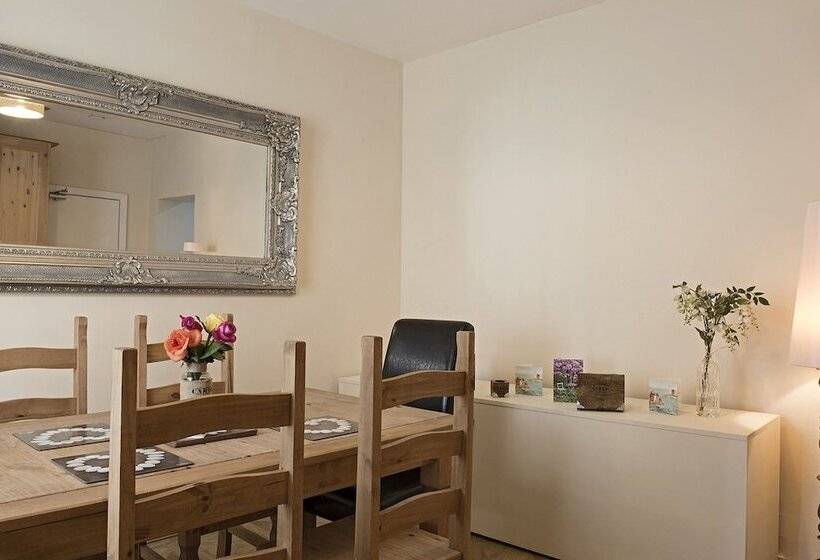 مبيت وإفطار Cargo Cafe Apartments