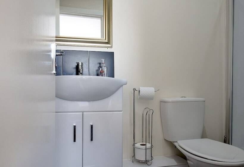 تختخواب و صبحانه Cargo Cafe Apartments