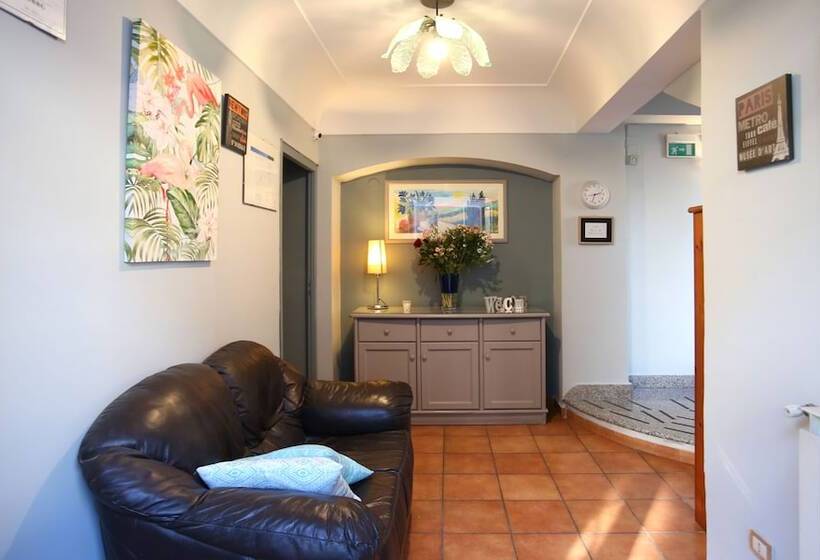 فندق Albergo Del Pino