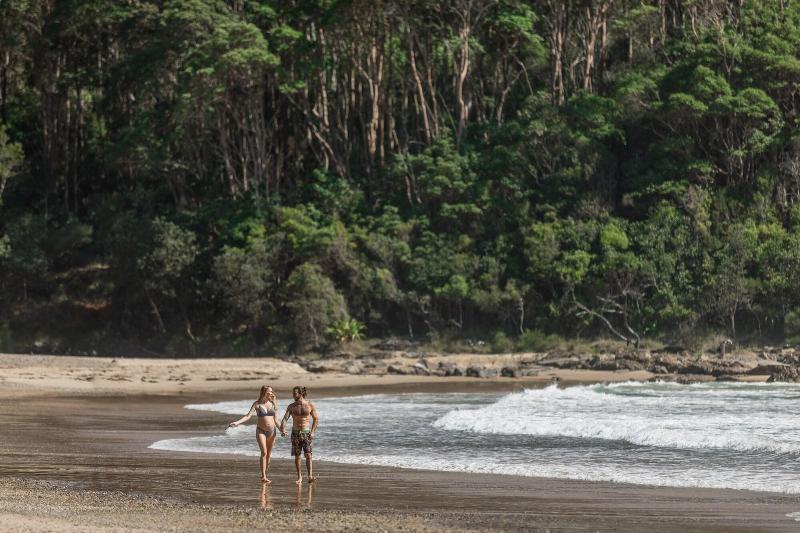 هتل Charlesworth Bay Beach Resort