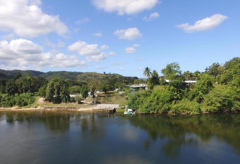 호텔 Daintree Riverview Lodges