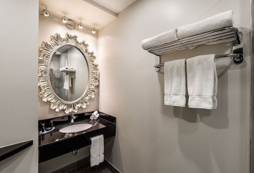 هتل Empire Suites