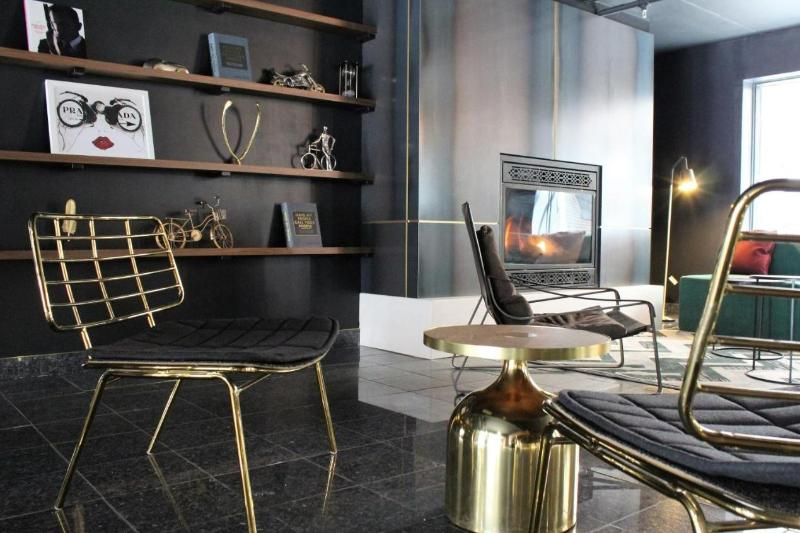 هتل Empire Suites