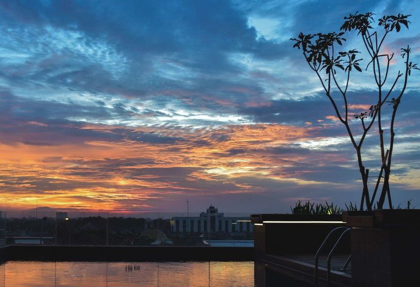 هتل Golden Tulip Essential Tangerang