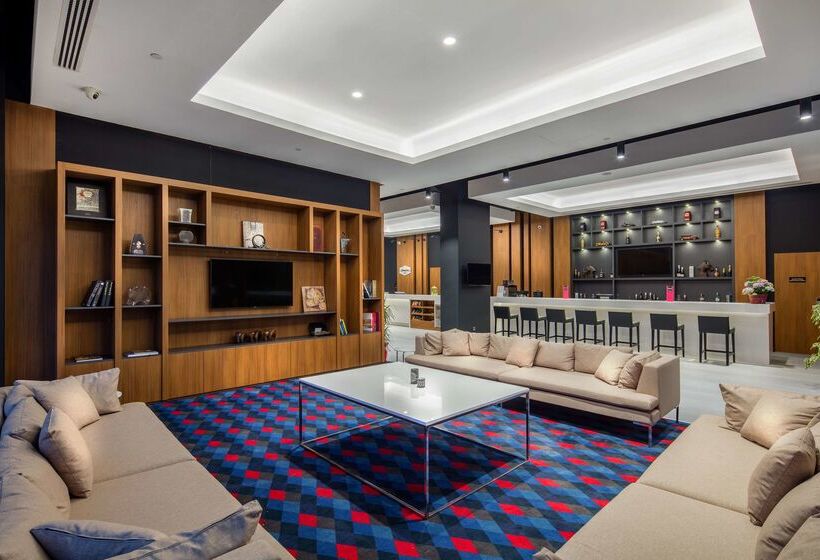 هتل Hampton By Hilton Izmir Aliaga
