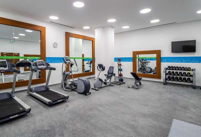 هتل Hampton By Hilton Izmir Aliaga