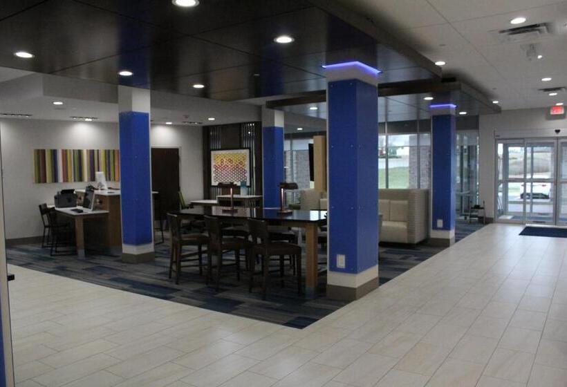 هتل Holiday Inn Express & Suites Milledgeville By Ihg