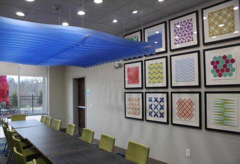 هتل Holiday Inn Express & Suites Milledgeville By Ihg