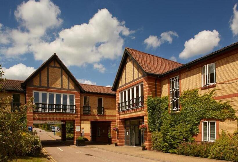 هتل Radcliffe   Warwick Conferences