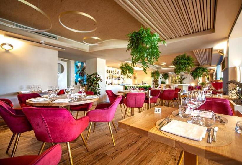 Отель Sentido Michelizia Tropea Resort