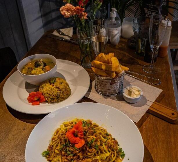 فندق The Bear Inn