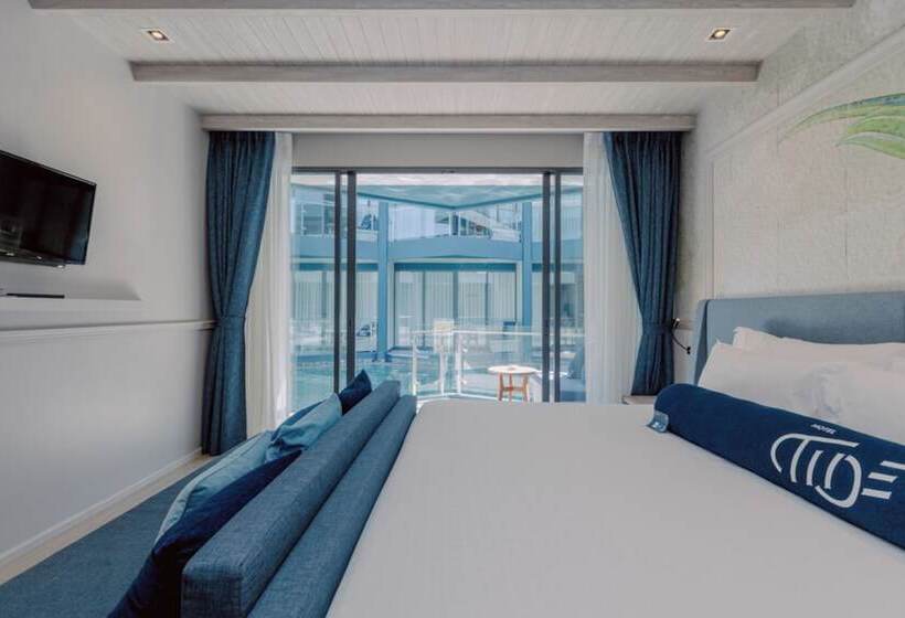 Fotos del hotel The Tide Beachfront Siray Phuket:  14