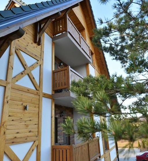 هتل Villa Natural Wood