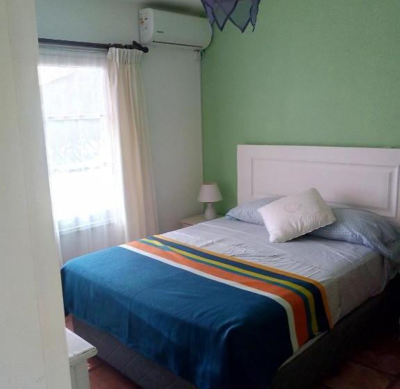 هاستل Je Nous Casa