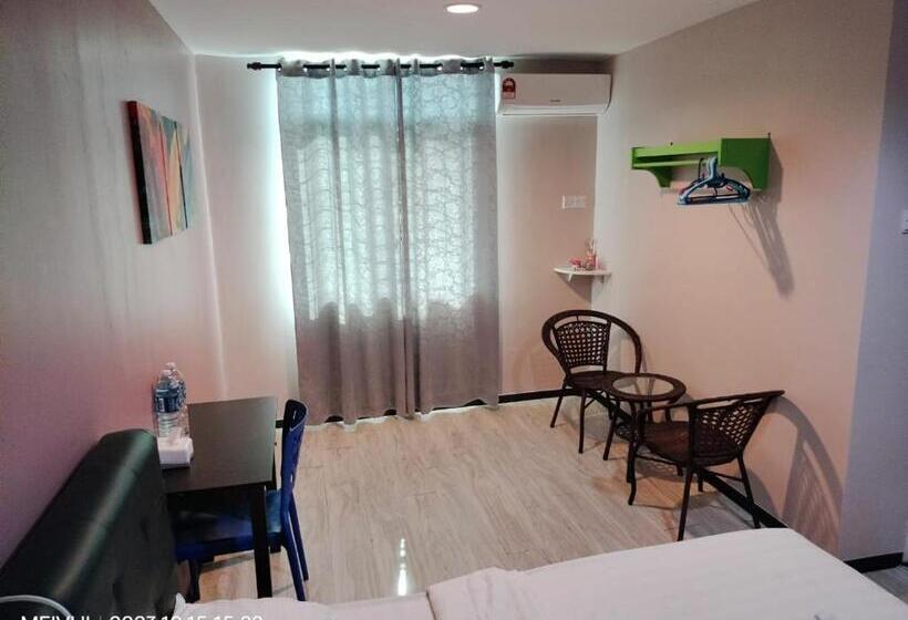 تختخواب و صبحانه May Room Semporna