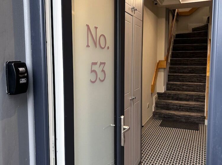 酒店 53 Luxury Rooms