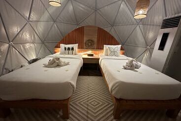 هتل Glamping @ Pebbles & Fins