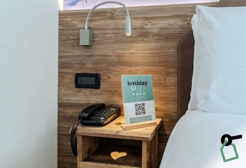 هتل Hotiday Chalet Sestriere Vialattea