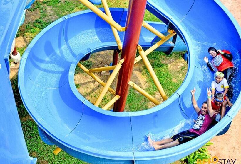 هتل Melaka Family Holiday Homestay Resort Suite Waterpark Pool Free Tickets Malacca Bukit Katil