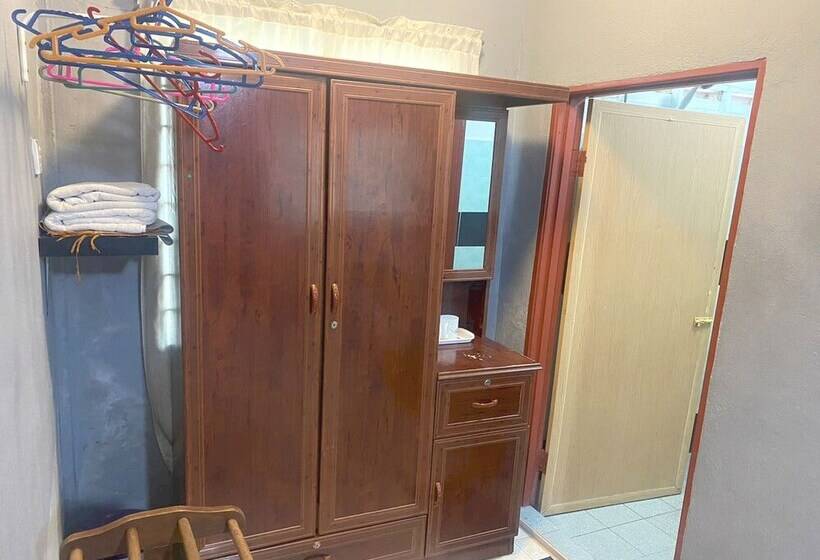هتل Oyo 90910 Homestay D Lalang Inn