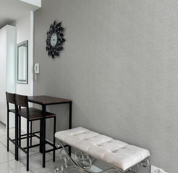 پانسیون Hstay Sutera Avenue 2bedroom By Aida