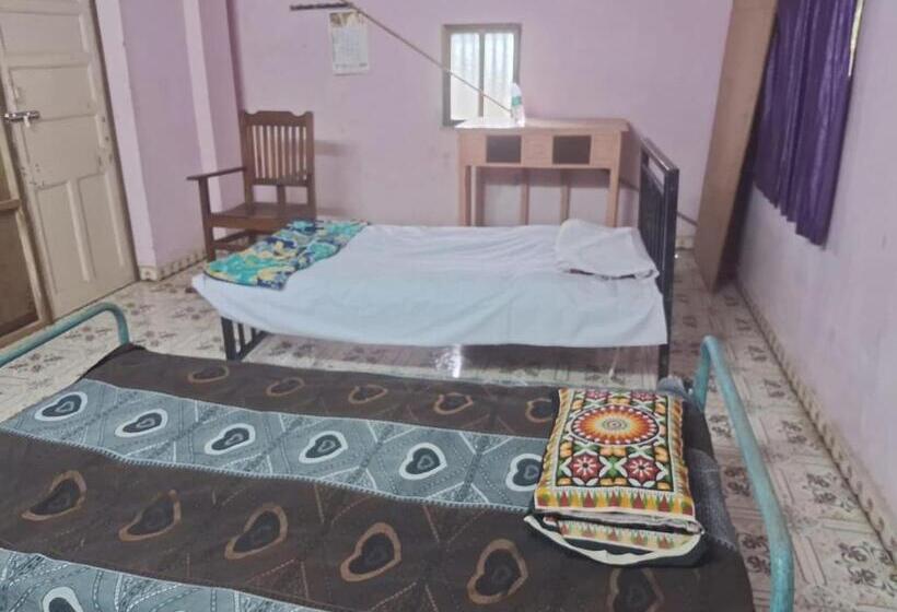 ペンション Savitri Cottage