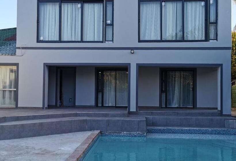 18 On Kuruman B&b