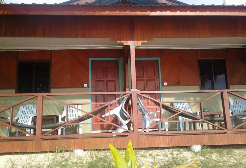 هاستل Ella S Place Salang Tioman