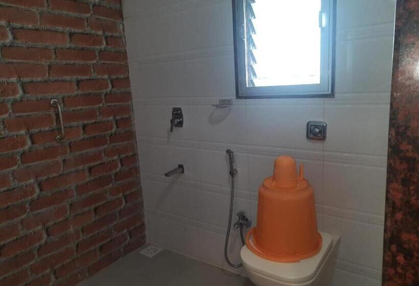 Отель Garwa Home Stay