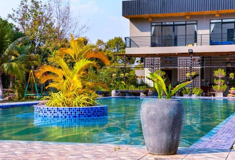 هتل Kampot Hill Lodge