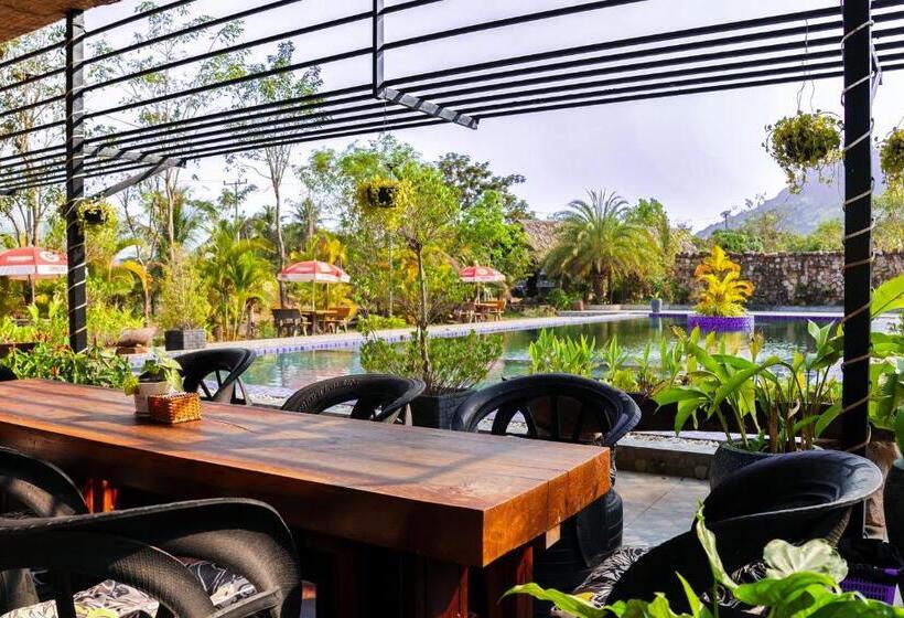 هتل Kampot Hill Lodge