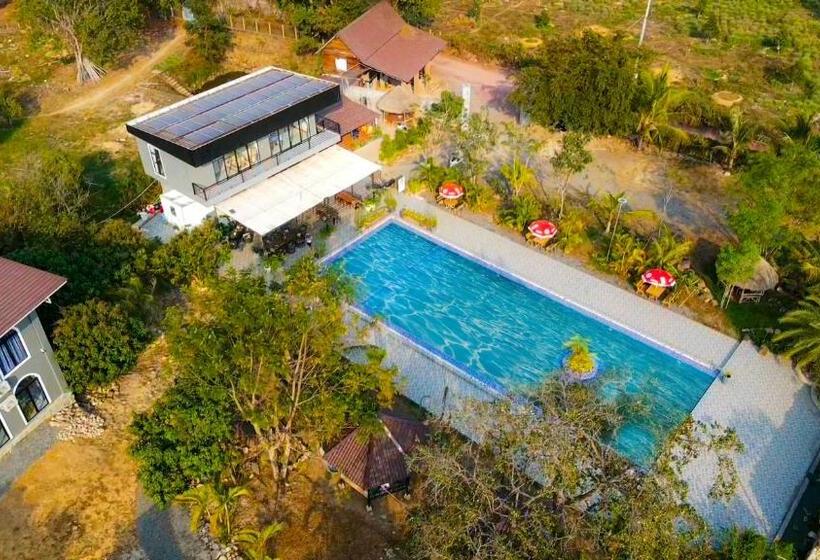 هتل Kampot Hill Lodge