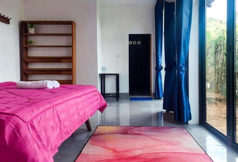 هتل Kampot Hill Lodge