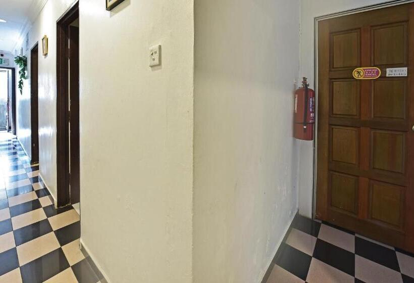 酒店 Oyo 90806 Rumah Tumpangan Laut Selatan