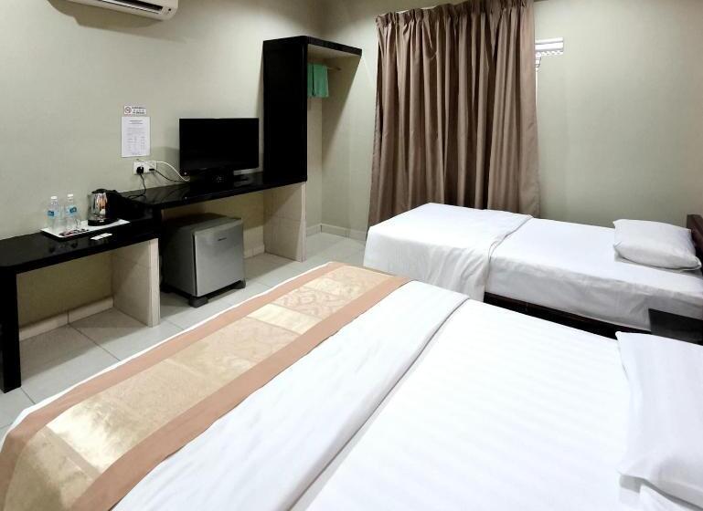 Отель Oyo 90906 Rumah Rehat Awana