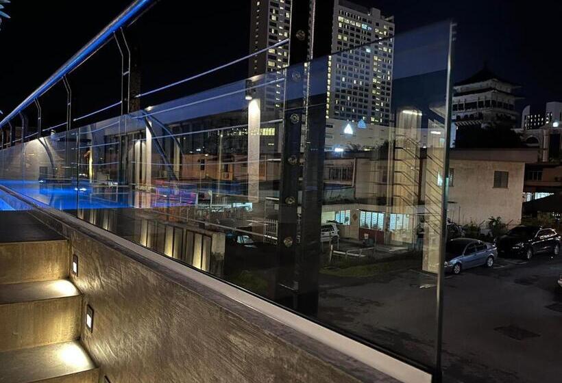 هتل Theatre