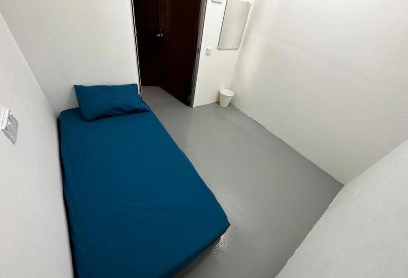 Pension Jiaxin Dormitory Setia Indah 家馨青年旅宿