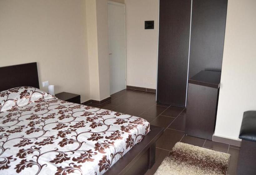 استراحتگاه Kodra E Godenve