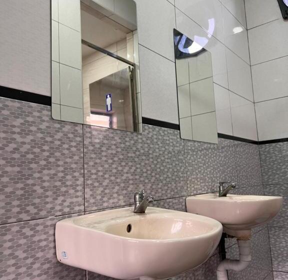 Общежитие Room2#ig Theme Bargainous#shared Bathroom#4pax#2min Kek Lok Si