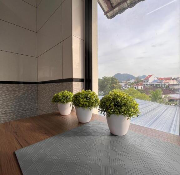 旅馆 Room3#ig Theme Bargainous#shared Bathroom#2pax#2min Kek Lok Si