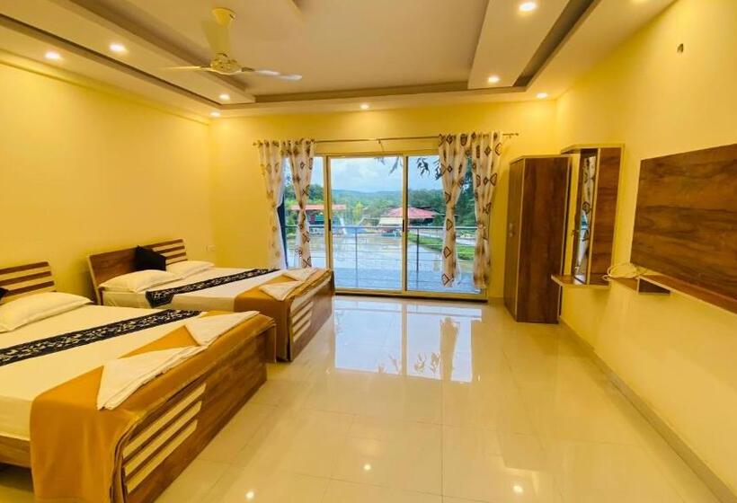 酒店 Dandeli Kingfisher Lake View Resort