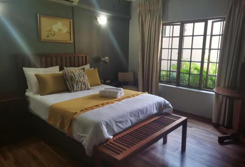فندق Sanloo Manor Guesthouse